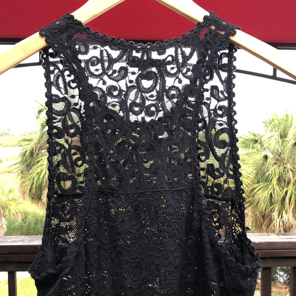 American Eagle Lace-ish shirt - Picture 3 of 6